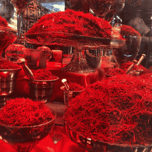 Willkommen bei BazaarLovers.com 🛍️ Dein bunter Online-Basar für alles, was das Leben schöner macht:100 % natürliche Safranfäden aus Khorasan in transparenter Dose – hochwertiger echter Safran ohne Zusätze